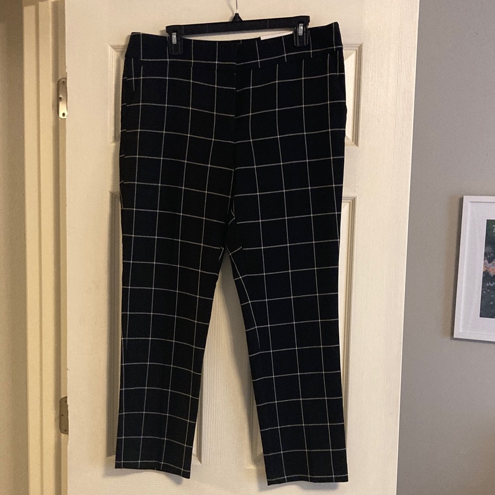Ann Taylor Factory Woman’s Black Windowpane Ankle Pants, 12